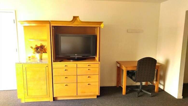 Motel Parkway Inn