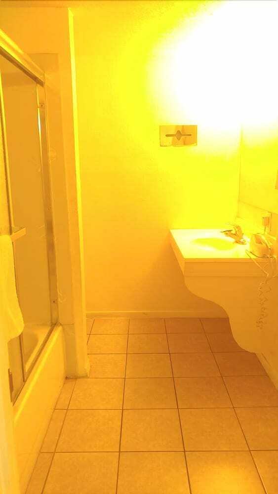 Motel Parkway Inn