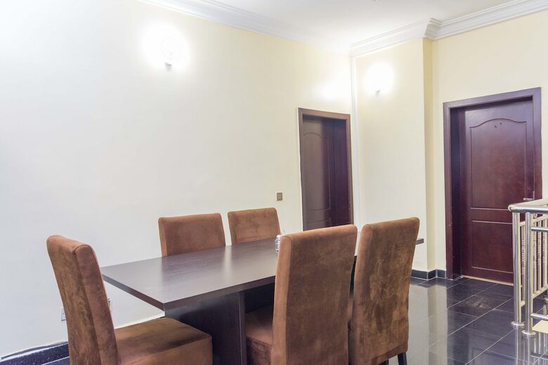 Hotel Lexrach Suites