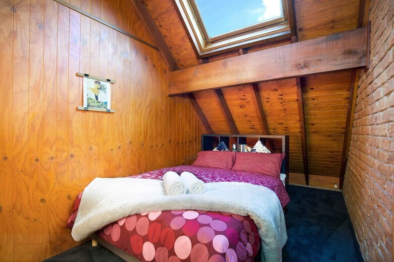 Honeysett Lodge