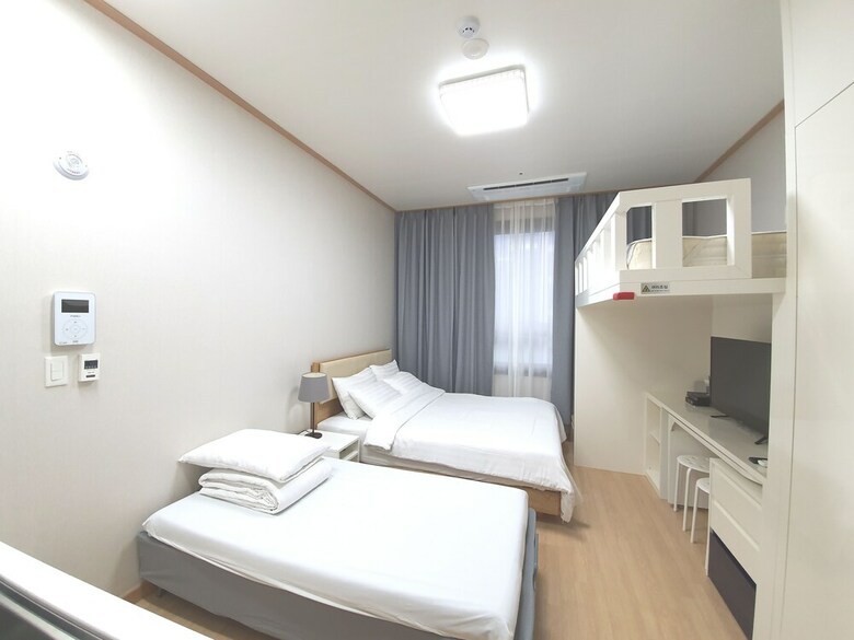 Apartamentos 8 Holiday