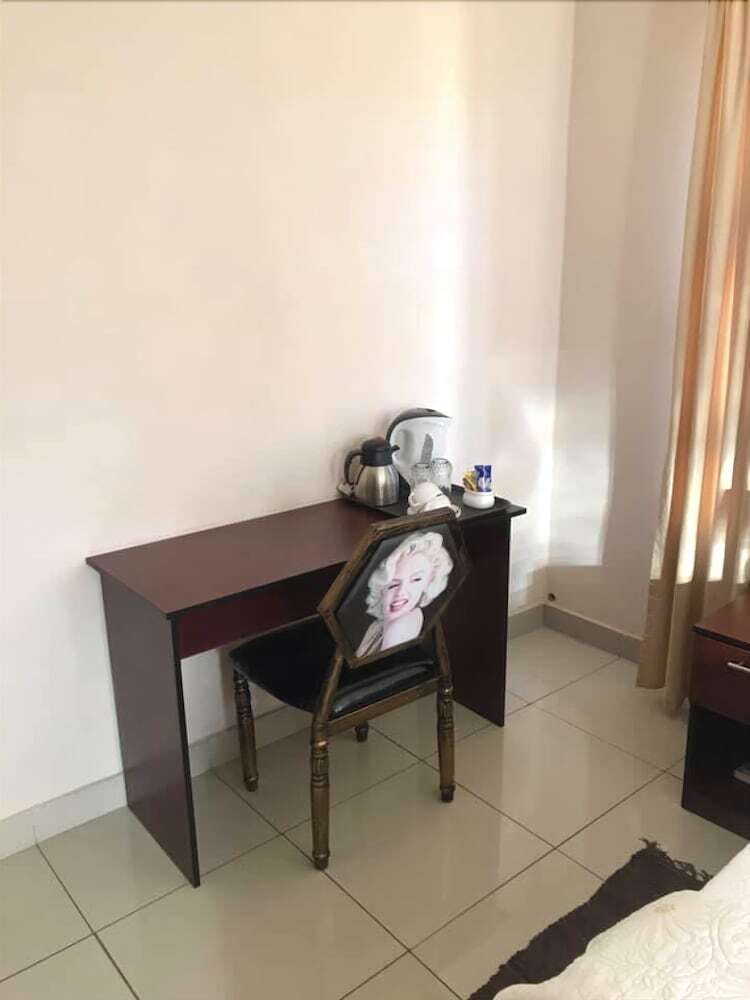 Hotel Rosebuds Guesthouse