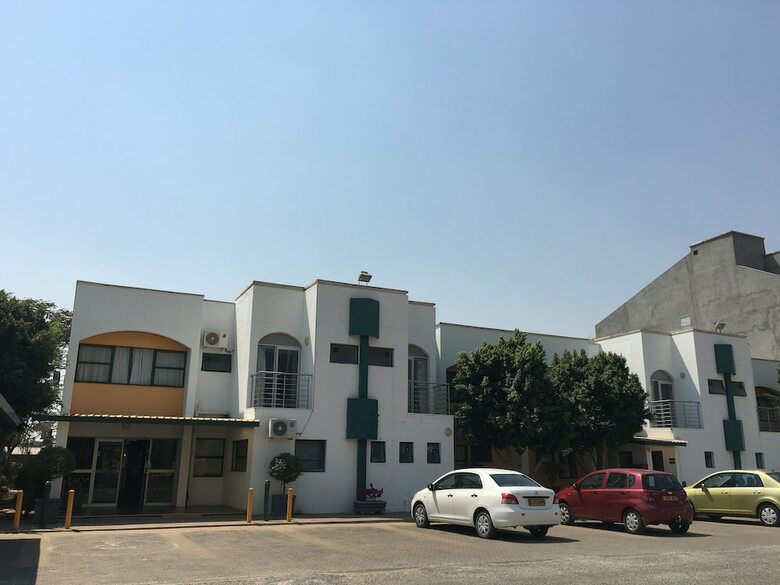 Hotel The Enclave
