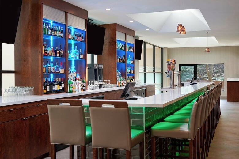 Hotel Element Toronto Airport