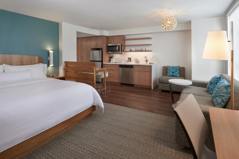 Hotel Element Toronto Airport