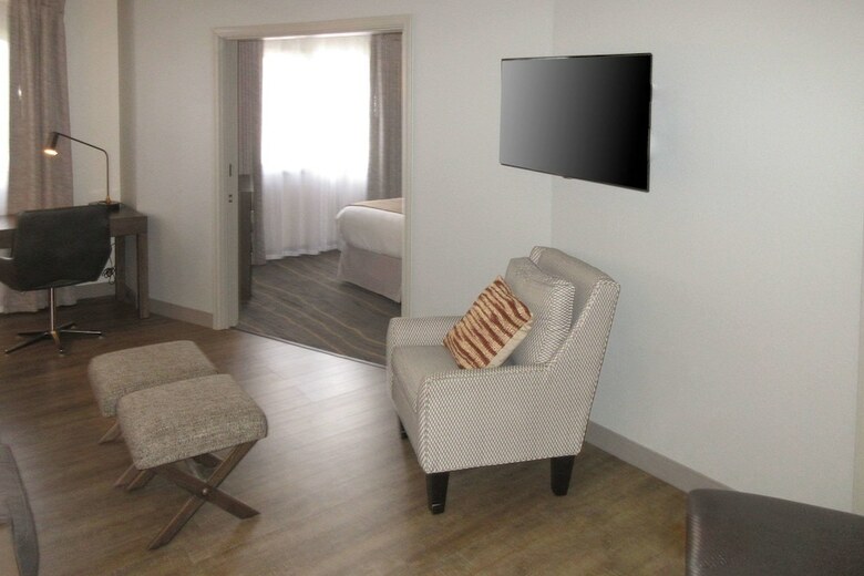 Windmill Suites Surprise, Ascend Hotel Collection