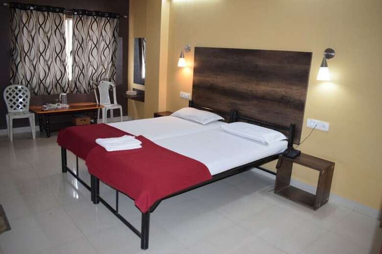 Hotel Peacock