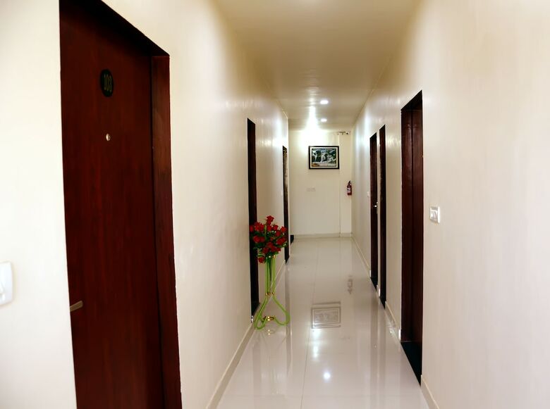 Hotel Meera Mahal