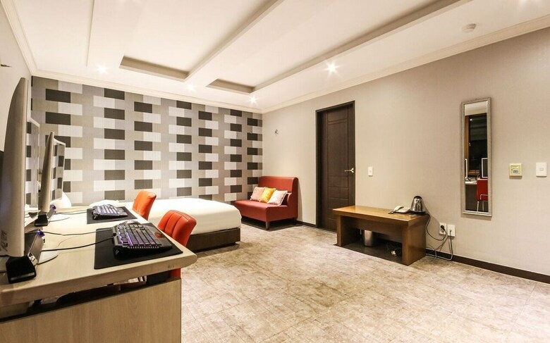 Hotel Motel Khan