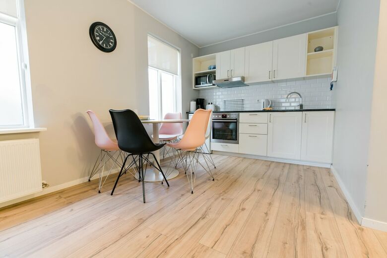 Baldur Apartments