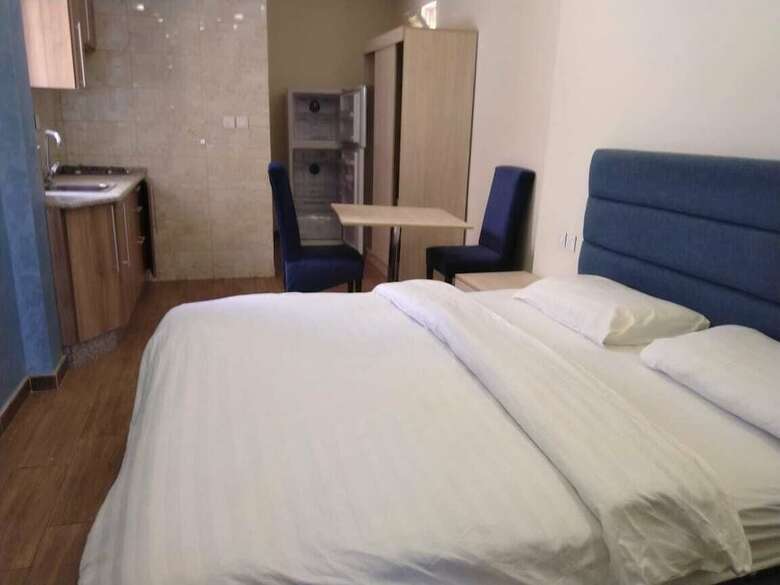 Neat Two Bedroom Apartment Close City