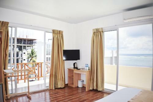 Hotel Holikan Beach Maafushi