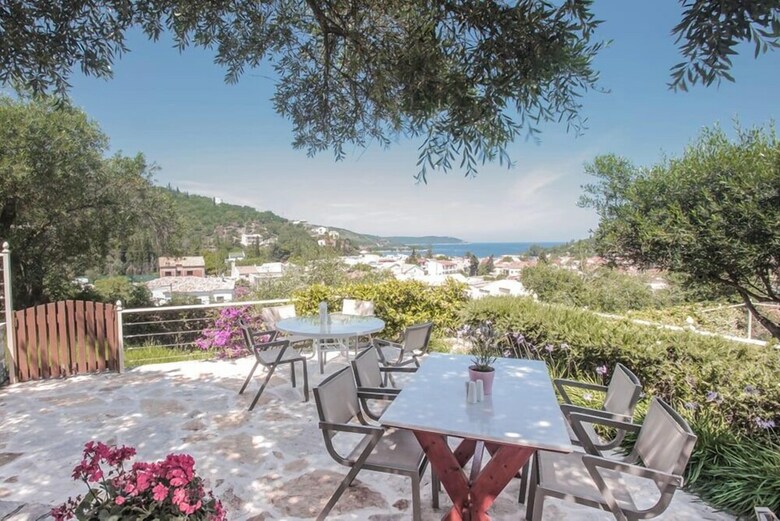 Lofos Hotel