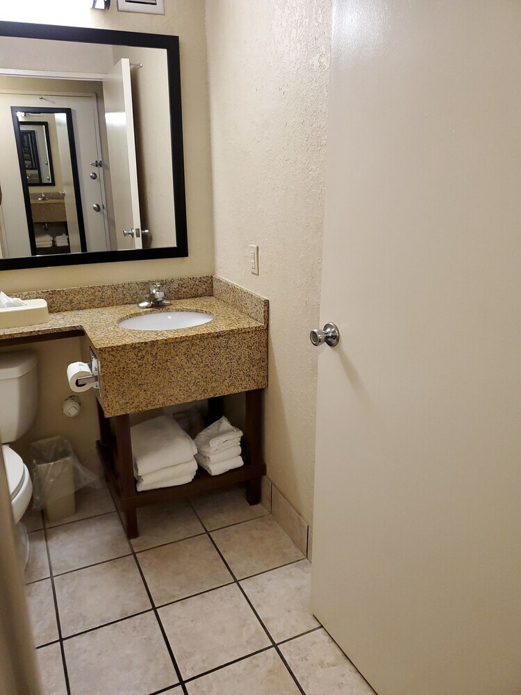 Hotel Quality Inn & Suites