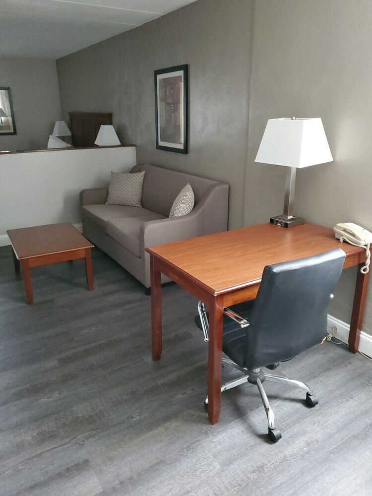 Hotel Quality Inn & Suites