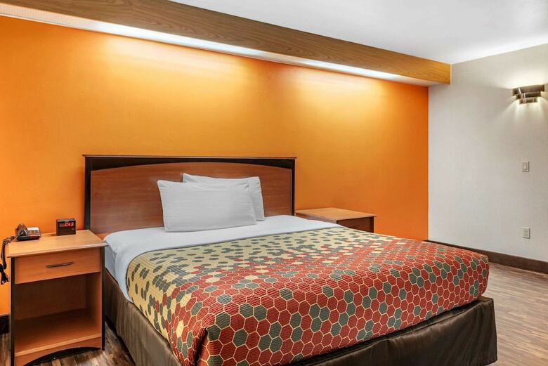 Hotel Econo Lodge North Academy