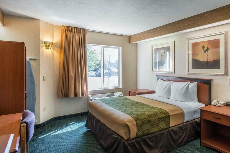 Hotel Econo Lodge North Academy