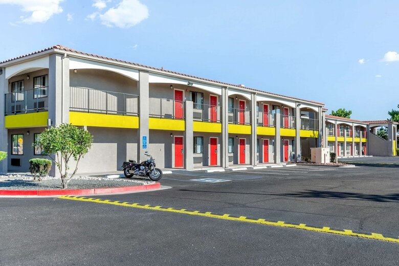 Motel Econo Lodge West - Coors Blvd