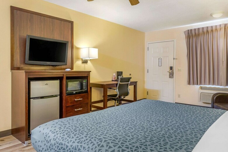 Motel Econo Lodge West - Coors Blvd