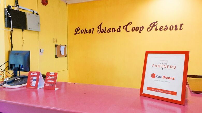 Hotel Reddoorz Plus @ Valencia Bohol