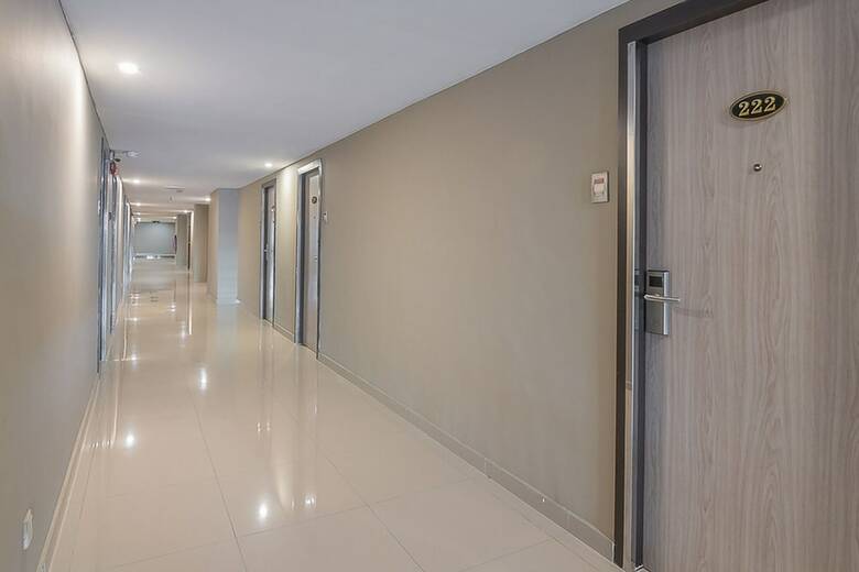 Hotel Reddoorz Plus Near Harbour Bay Mall Batam