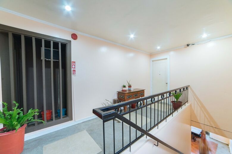Hotel Reddoorz @ N Roldan Street