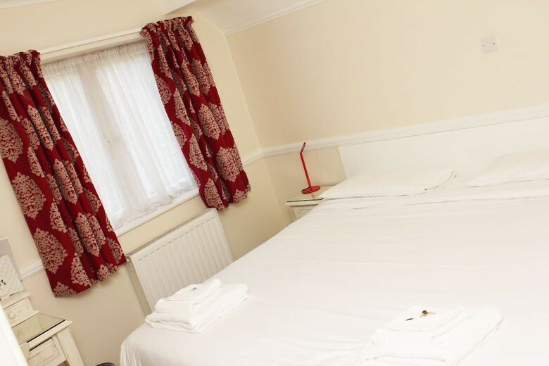 Gidea Park Hotel