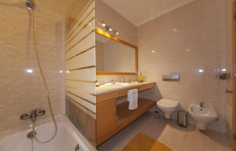 B44 - Alto Do Quint�o Central Apartment
