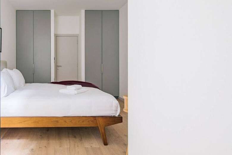 Oxford Street Apartments