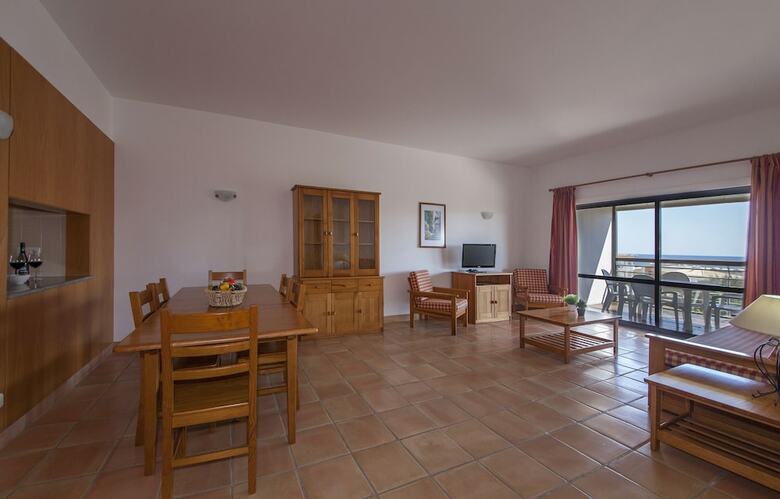 B46 - Marina Park Apartment With Seaview