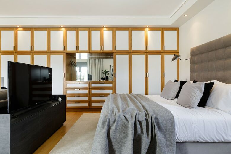 Eos Urban Villa By Upstreet