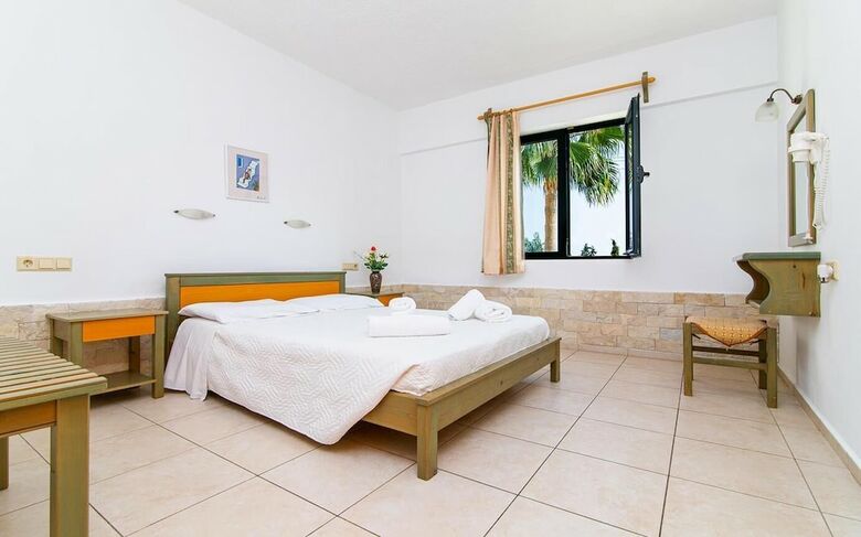 Aparthotel Dionysos Apartments & Studios