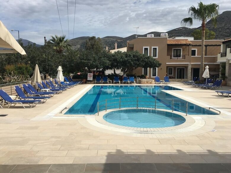 Aparthotel Dionysos Apartments & Studios
