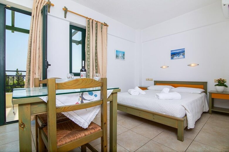 Aparthotel Dionysos Apartments & Studios