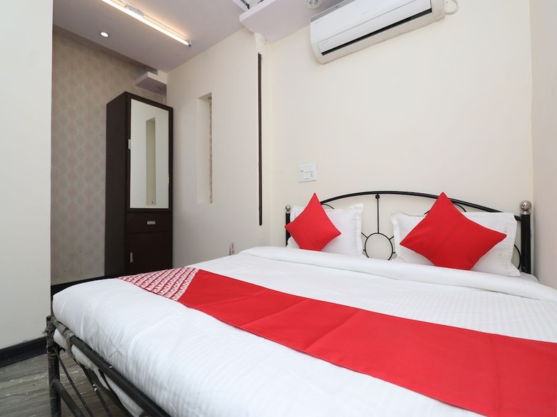 Oyo 49758 Hotel Royal Harbour