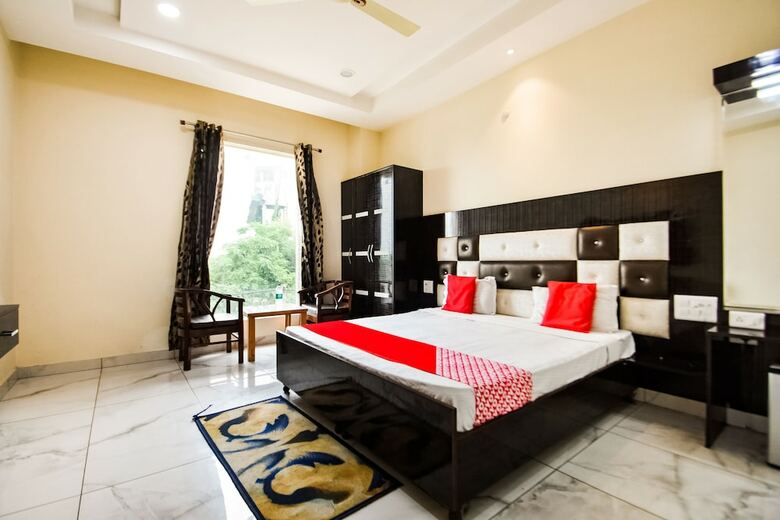 Hotel Oyo 47859 Uttam Residency