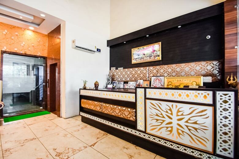 Hotel Oyo 47859 Uttam Residency