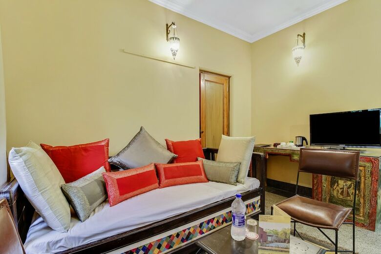 Hotel Palette - Athulyam Resort