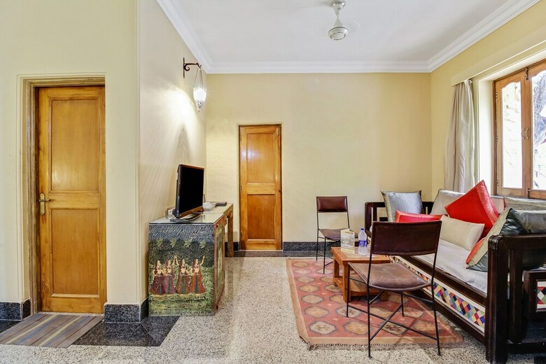 Hotel Palette - Athulyam Resort