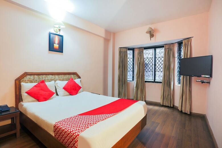 Oyo 48910 Hotel Blue Bird