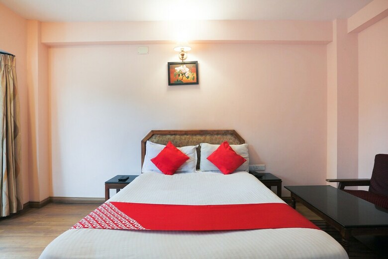 Oyo 48910 Hotel Blue Bird
