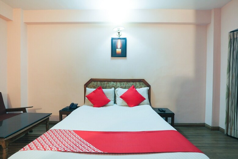 Oyo 48910 Hotel Blue Bird