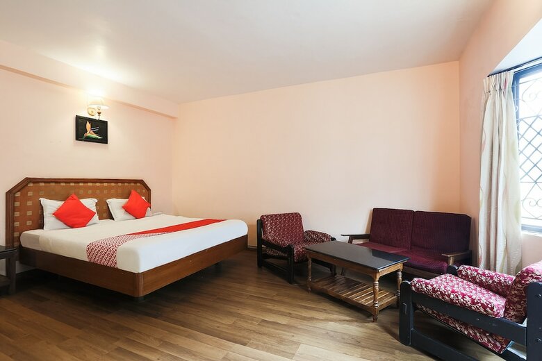 Oyo 48910 Hotel Blue Bird