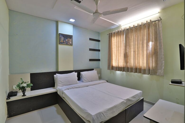 Spot On 41987 Hotel Sai Palace