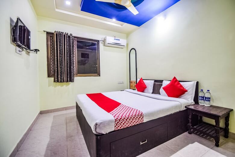 Oyo 36444 Hotel Prabhave & Dining Hall
