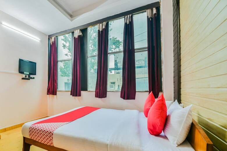 Oyo 46081 Hotel Parinay Inn