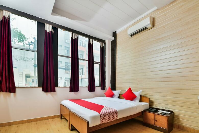 Oyo 46081 Hotel Parinay Inn