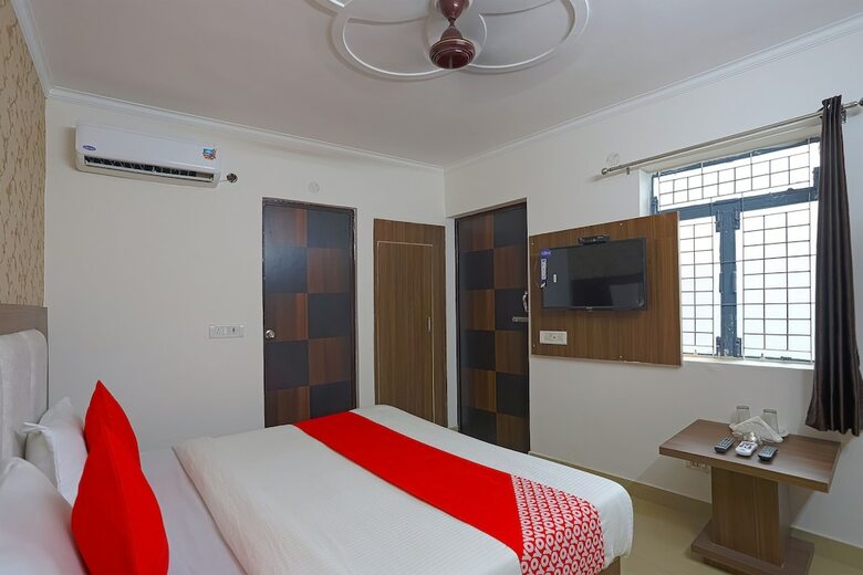 Oyo 60786 Hotel Bluestar