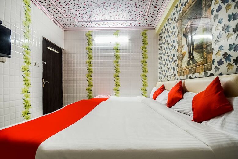 Hotel Oyo 48665 Kesar Palace