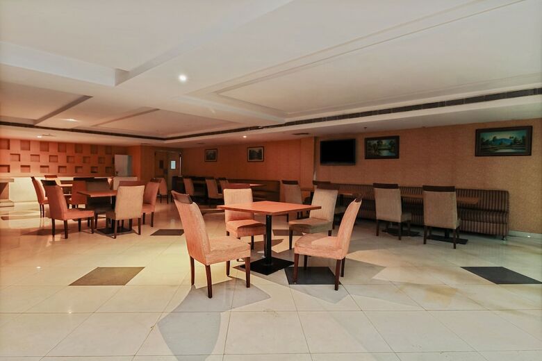 Capital O 35958 Hotel Lake View